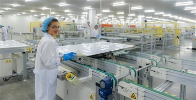 Lub tuam txhab German photovoltaic lub tuam txhab nyiaj txiag rau kev ua tsis...